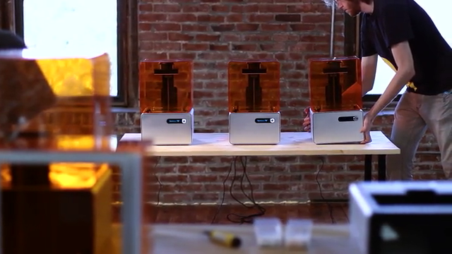 [视频]  FORM 1  一台经济实惠的光固化专业3D打印机